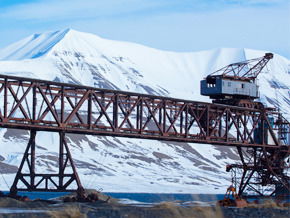 Longyearbyen, a Bipolar City